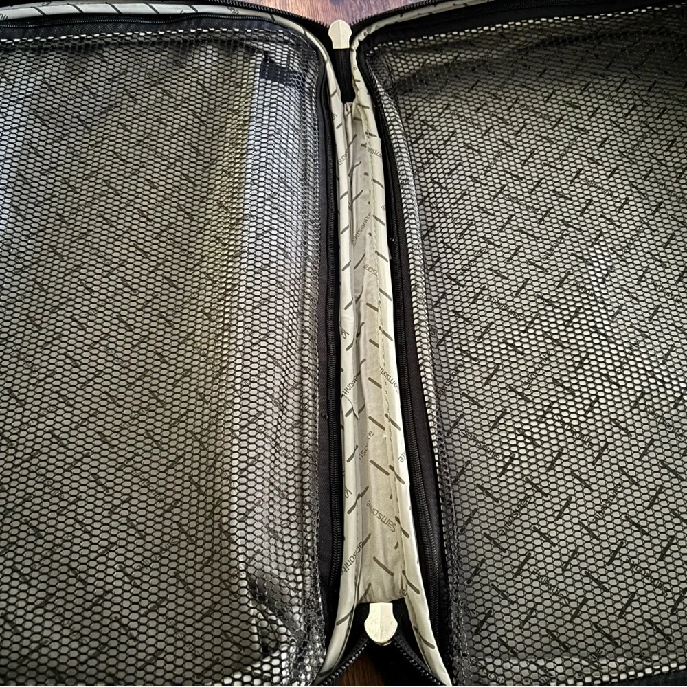 Samsonite Black Laptop Briefcase with Shoulder Strap